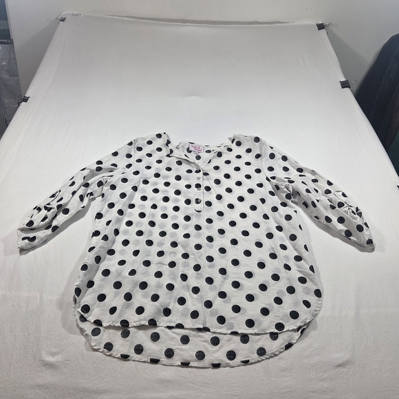 Hester & Orchard Tops - Hester & Orchard Polka Dot 3/4 Sleeve V-Neck Women's Top - White/Black